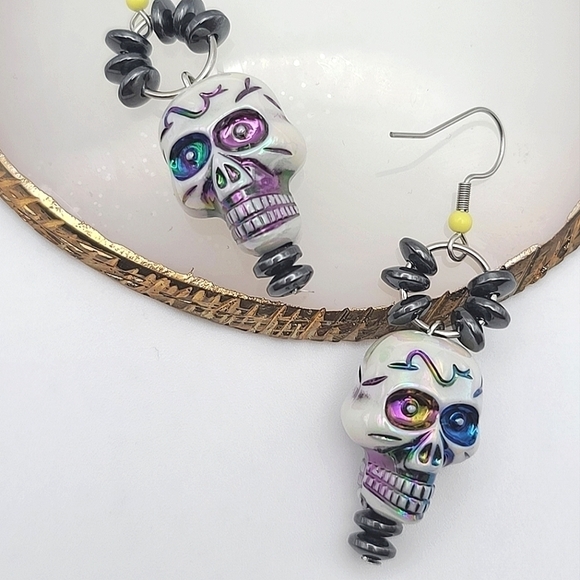 Handcrafted Skull Hematite Beaded Dangle Fashion Earrings - Picture 3 of 11